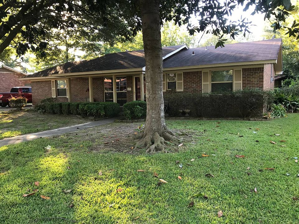 1st image of 4020 Honeysuckle Ln