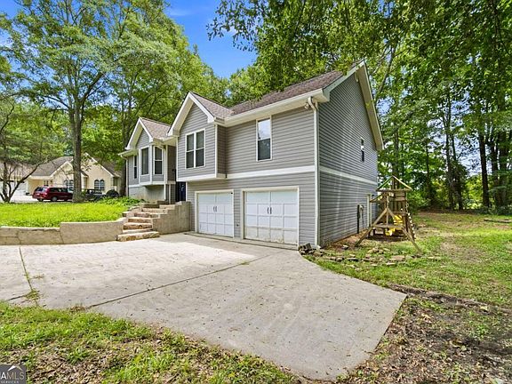 3rd image of 143 Wooddale Ln