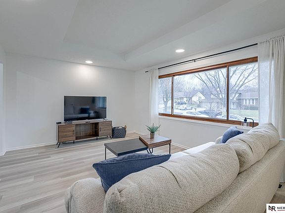 5th image of 2611 Devonshire Dr