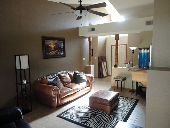 Living Area w/gas fireplace