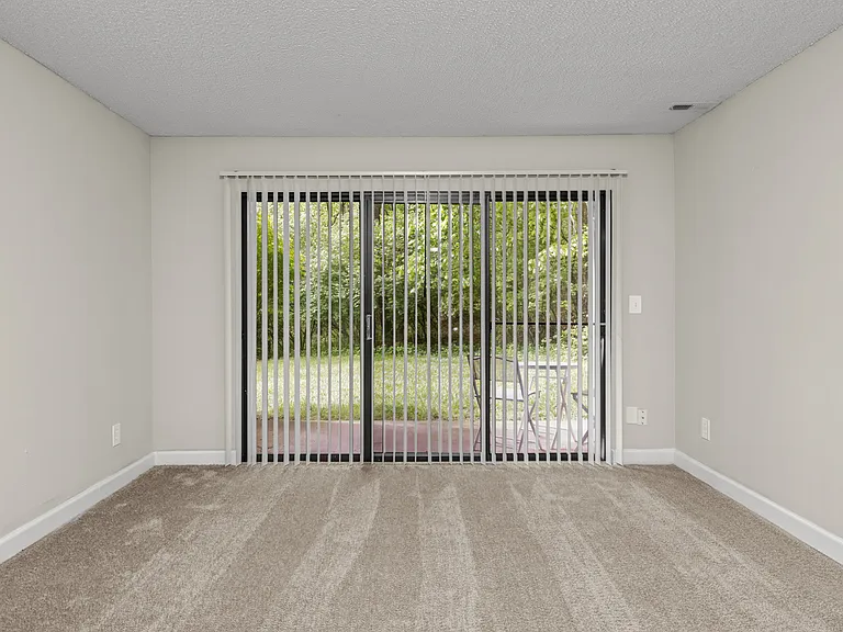 Pebble Point Apartments | 2 Bedroom Garden Remodel | Living Space Pebble Point Apartments | 2 Bedroom Garden Remodel | Living Space