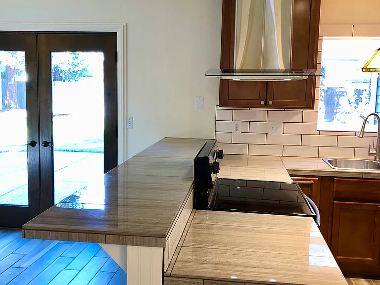 761 Rockport Ct — Photo 5