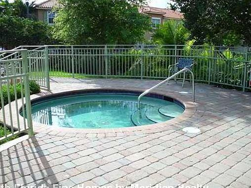 2nd image of 5012 S Harbor Isles Dr #2404