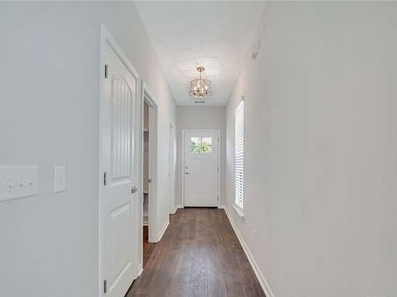 5th image of 63 Pomona Cir