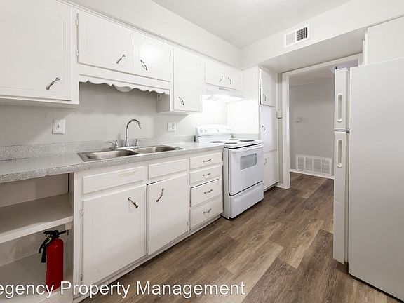5th image of 6014 Blanco Rd APT 402