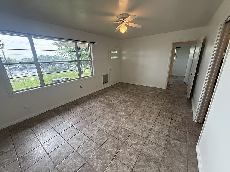 903 Collinwood Ave — Photo 3