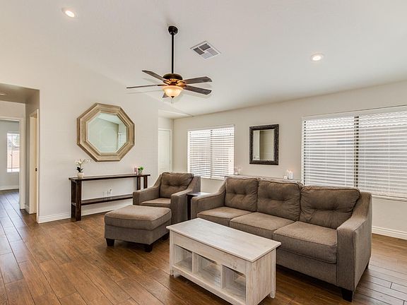 4th image of 552 S Ruffian Dr