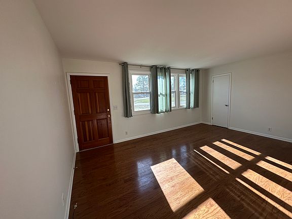 3rd image of 115 Gates Dr
