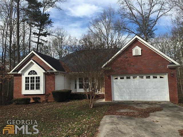 2nd image of 229 Nelle Dr