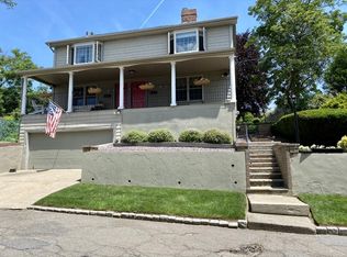 88 Standish Rd, Quincy, MA 02171