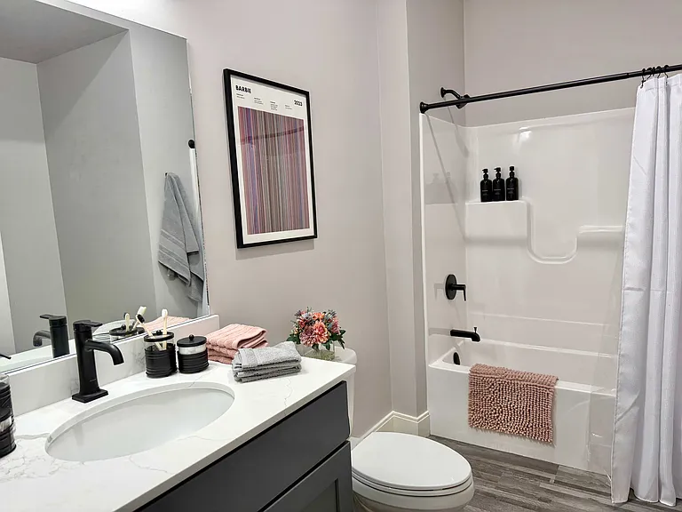 The Residence at 1555 Elm — Photo 42