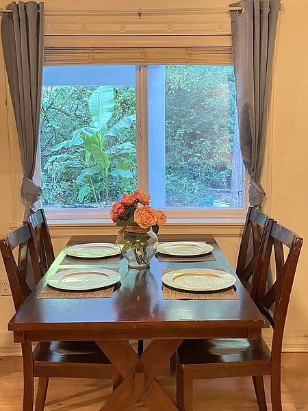 Surrey House for rent - 2 Bedrooms — photo 12