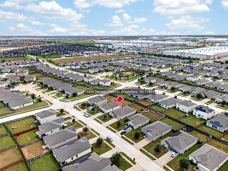 1024 Banyon Tree Ln — Photo 42