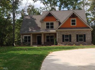 56 Barnes Dr, Locust Grove, GA 30248