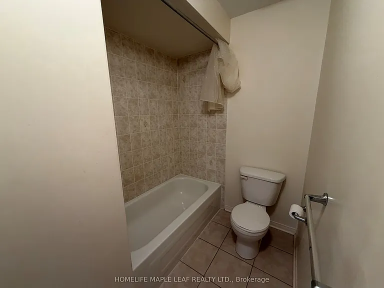 4628 Sandford Farm Dr — Photo 15