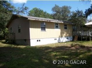 210 Beach Dr, Florahome, FL 32140