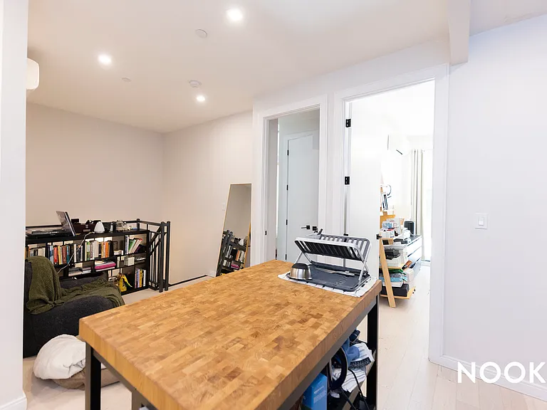 978 Kent Ave #1B — Photo 22