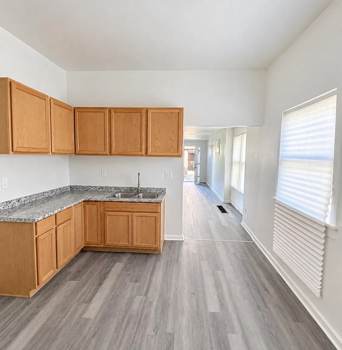 6511 Lansing Ave — Photo 2