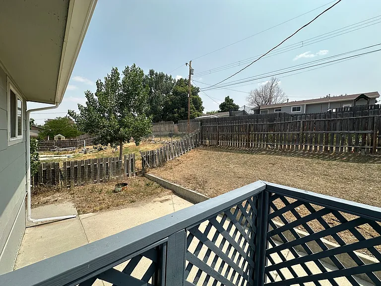 1755 Glendale Ave — Photo 16
