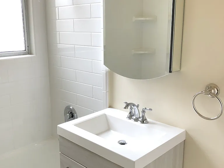 Crestview Apartments — Photo 59