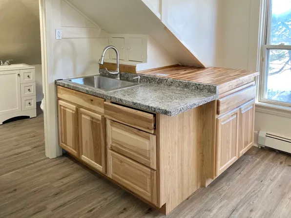 1211 Center St #4, Auburn, ME 04210