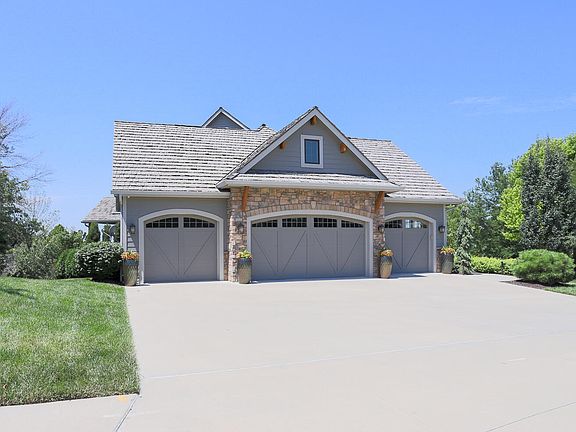 3rd image of 201 Fawn Park Dr