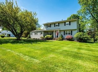 4 Lincoln Dr, Flanders, NJ 07836