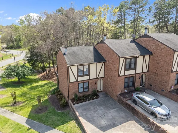 451 Camrose Cir NE, Concord, NC 28025