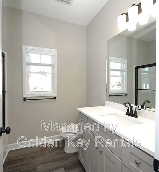 421 S Center St — Photo 11