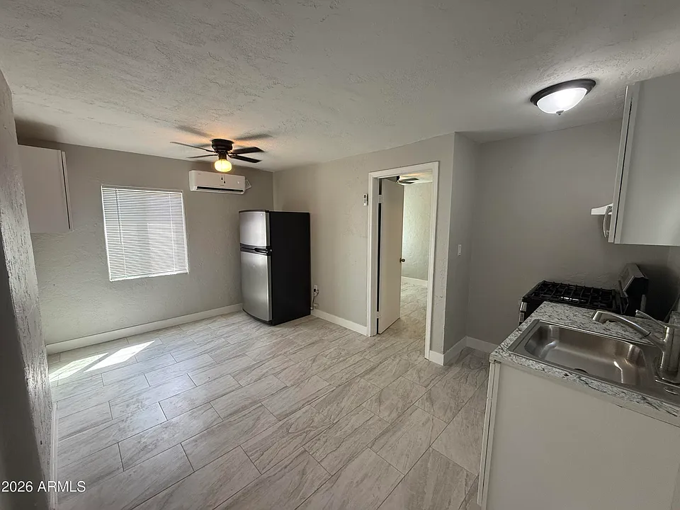 185 W Morelos St #8
