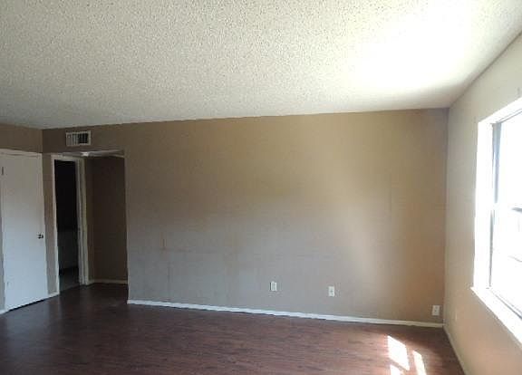 3rd image of 401 12th Ave #118
