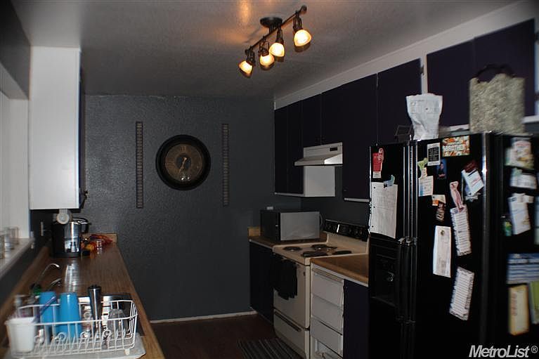 2nd image of 652 Hollyhock Cir