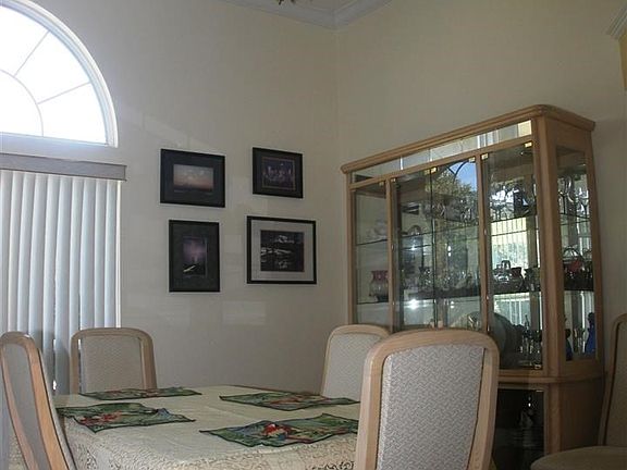 3rd image of 1809 Tillman Ln