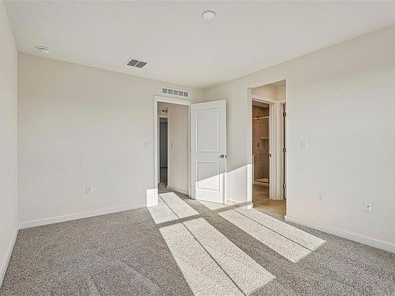 3rd image of 6677 HORSESHOE LANE WAY