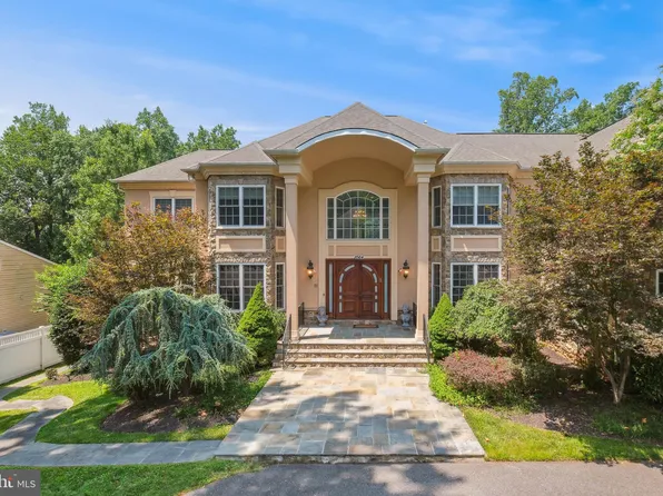 11564 W Hill Dr, Rockville, MD 20852