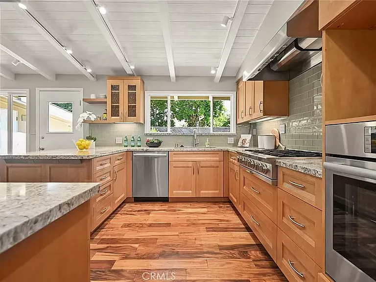 1229 Manzano Way — Photo 8