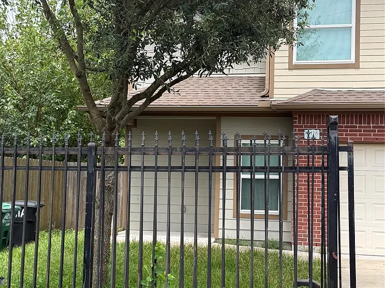 8111 Sealey St #A — Photo 2
