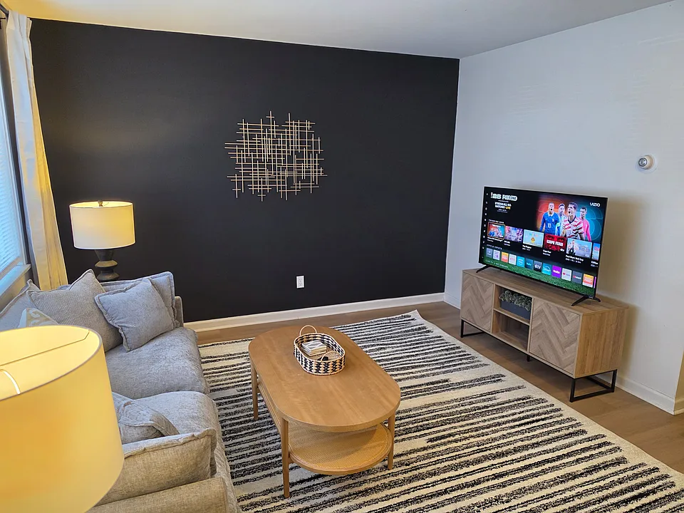 4401 N Grand River Ave #3