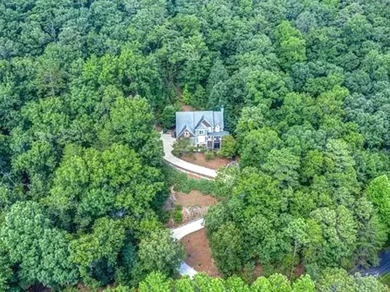 369 Hillside Dr — Photo 2