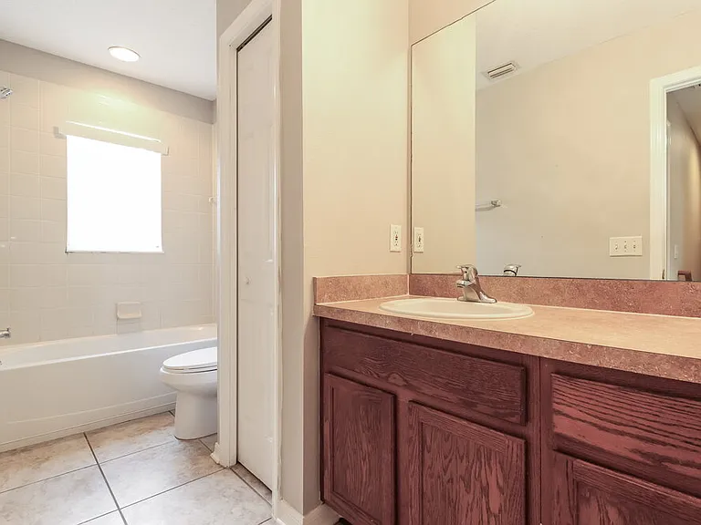 10330 Avelar Ridge Dr — Photo 15