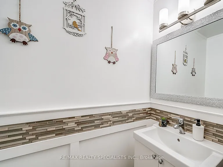 3148 Harris Cres #UPPER — Photo 17