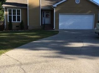 225 Woodlawn Ave, Winder, GA 30680