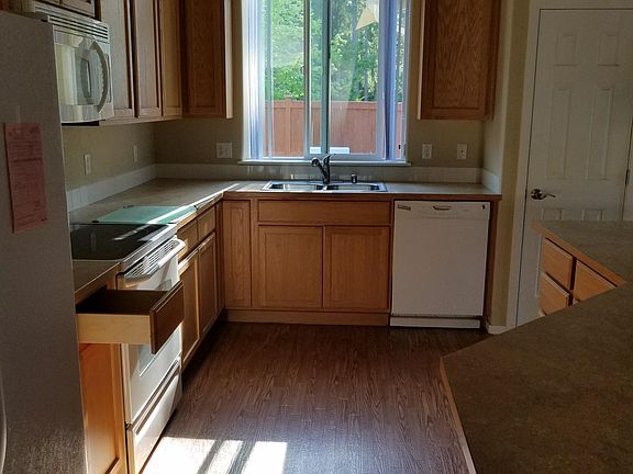 3rd image of 4823 Bend Dr NE