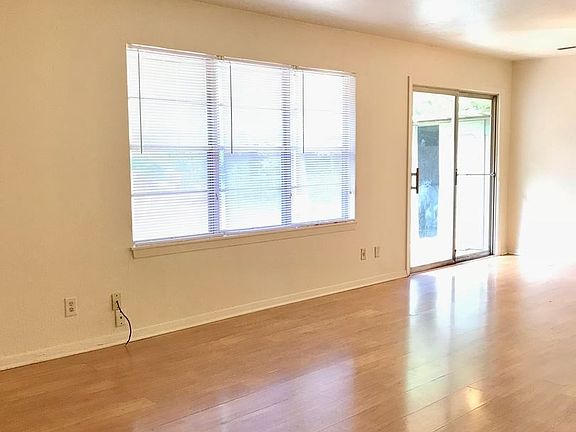 4th image of 1437 Highland Dr