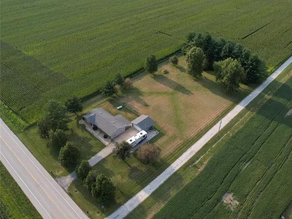 12737 W Pocahontas Rd, Highland, IL 62249