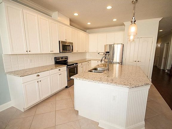 3rd image of 326 Bellview Pl