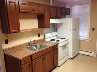 33 Perry Ave APT 8, Shelton, CT 06484