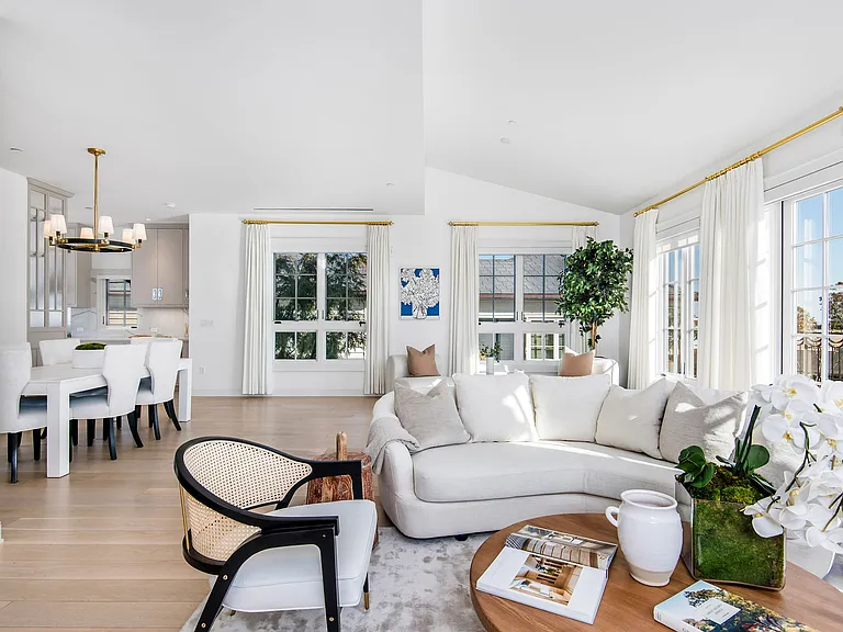 The Residences at Palisades Village — Photo 7