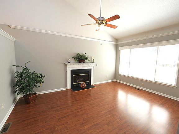 Bright Living room with fireplace