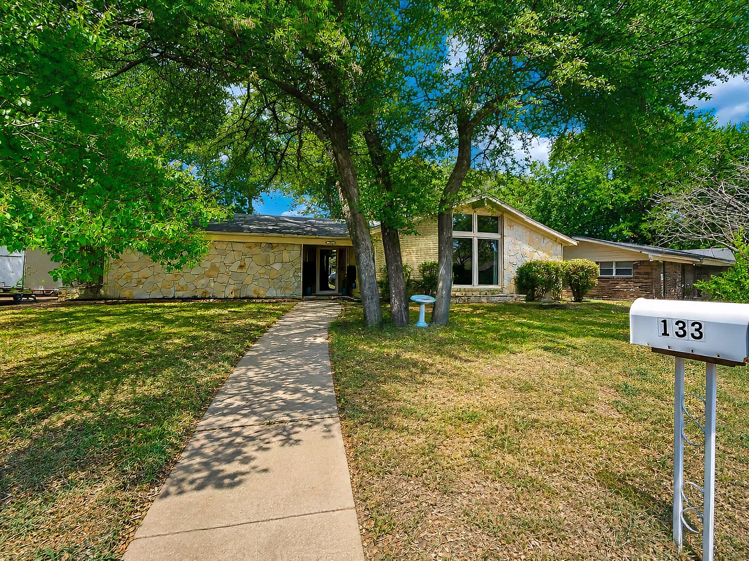 3 bed, 1533 sqft, $2,400 — Photo 1